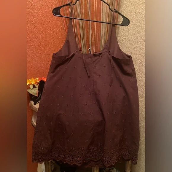 New- Gap Eyelet Scalloped Mini Dress - Picture 5 of 6